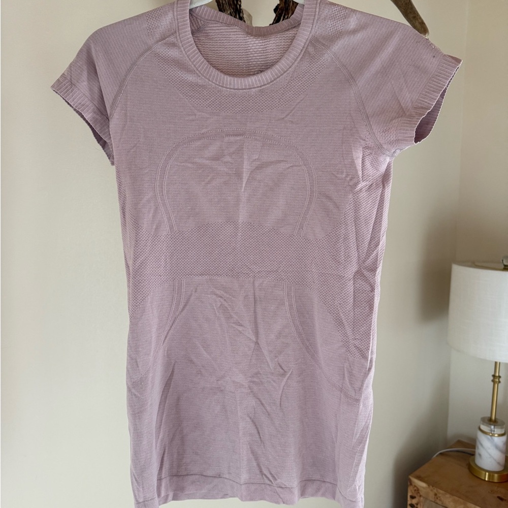 lululemon athletica Light Lavender Short Sleeve Seamless Tee